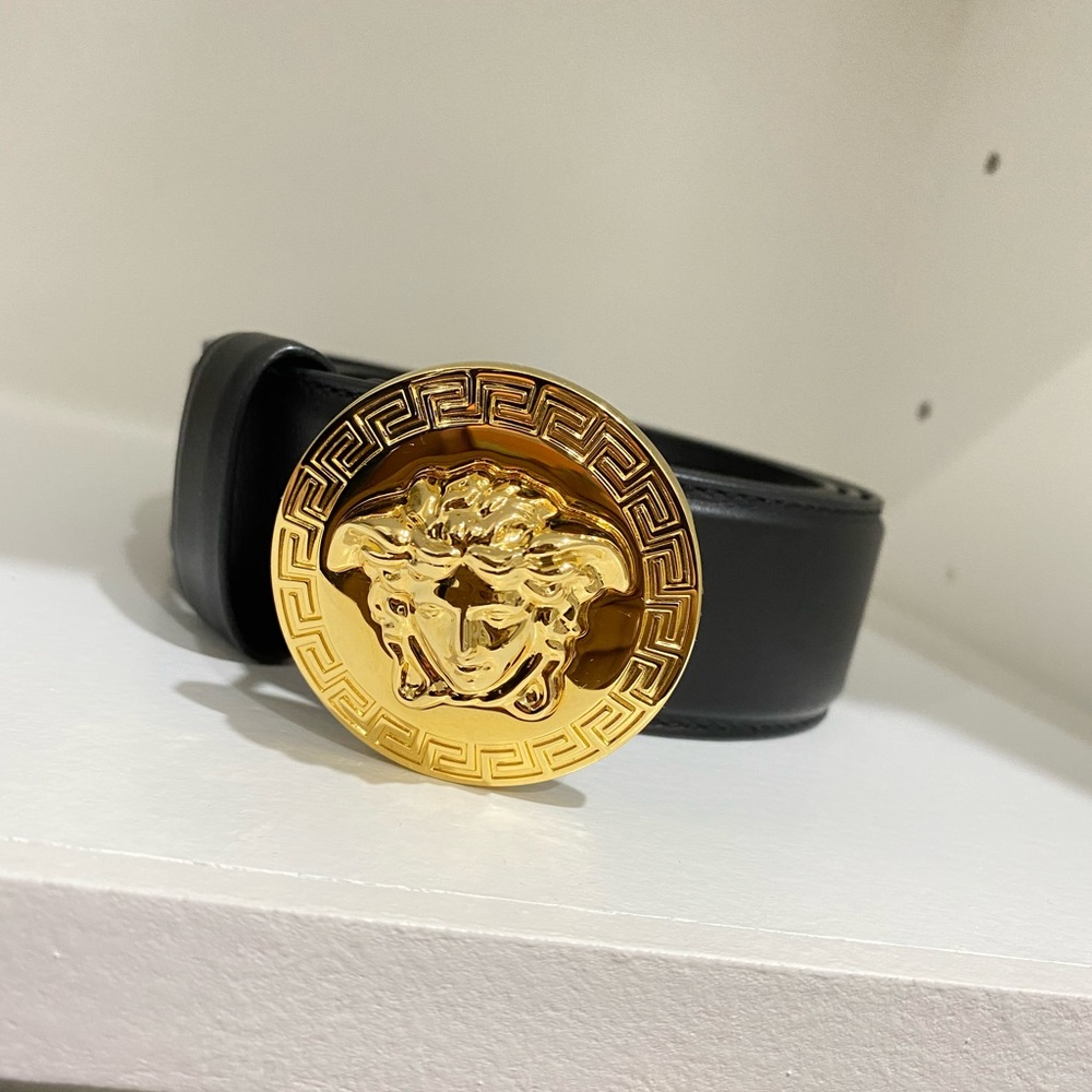 Woman’s Authentic Black Medusa Biggie Belt worn once GOOD CONDITION
